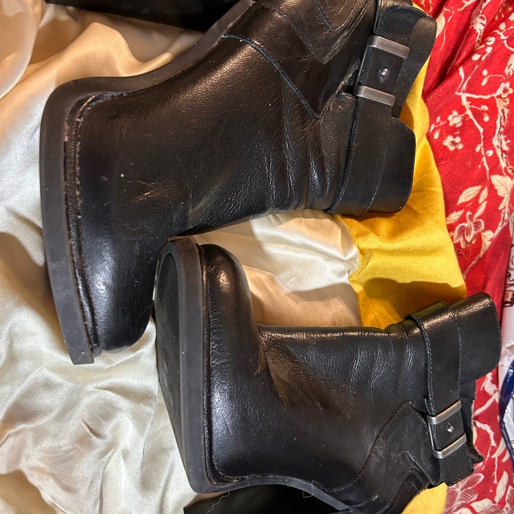 Comfort Plus By Predictions | Shoes | Womens Black Leather 3 Inch Heal Boots Size 10 6571166756b2f88ec00553b8